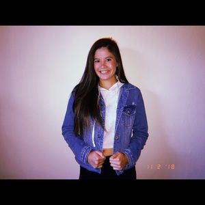 Meet your Posher, Cenia